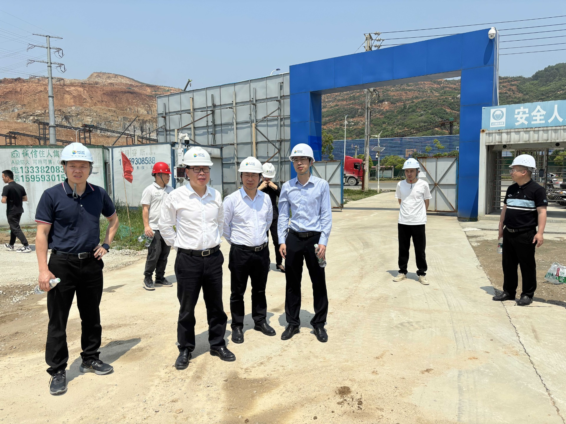 市交投集團領(lǐng)導深入市交投項目開展五一節(jié)前安全檢查，賴海瀾拍攝1_new.jpg